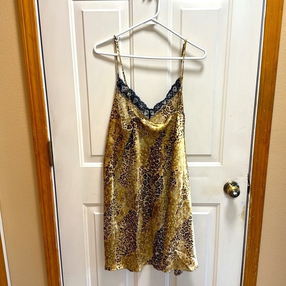 Gilligan & O’Malley Leopard Print Nightgown with Black Lace Trim size XL - Picture 2 of 5